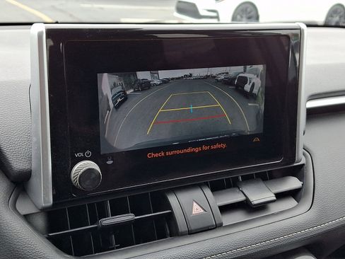 Used 2023 Toyota RAV4 LE AWD/4WD image 17