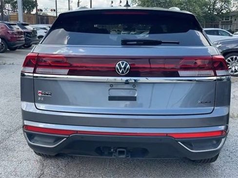 Used 2024 Volkswagen Atlas Cross Sport SE image 5