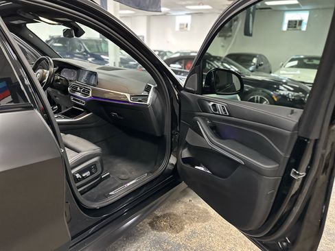 Used 2023 BMW X5 M50i w/ Climate Comfort Package image 31