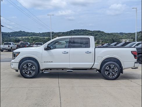 Used 2021 Nissan Titan Platinum Reserve w/ Moonroof Package AWD/4WD image 10