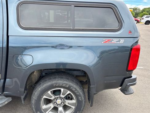 Used 2019 Chevrolet Colorado Z71 AWD/4WD image 12