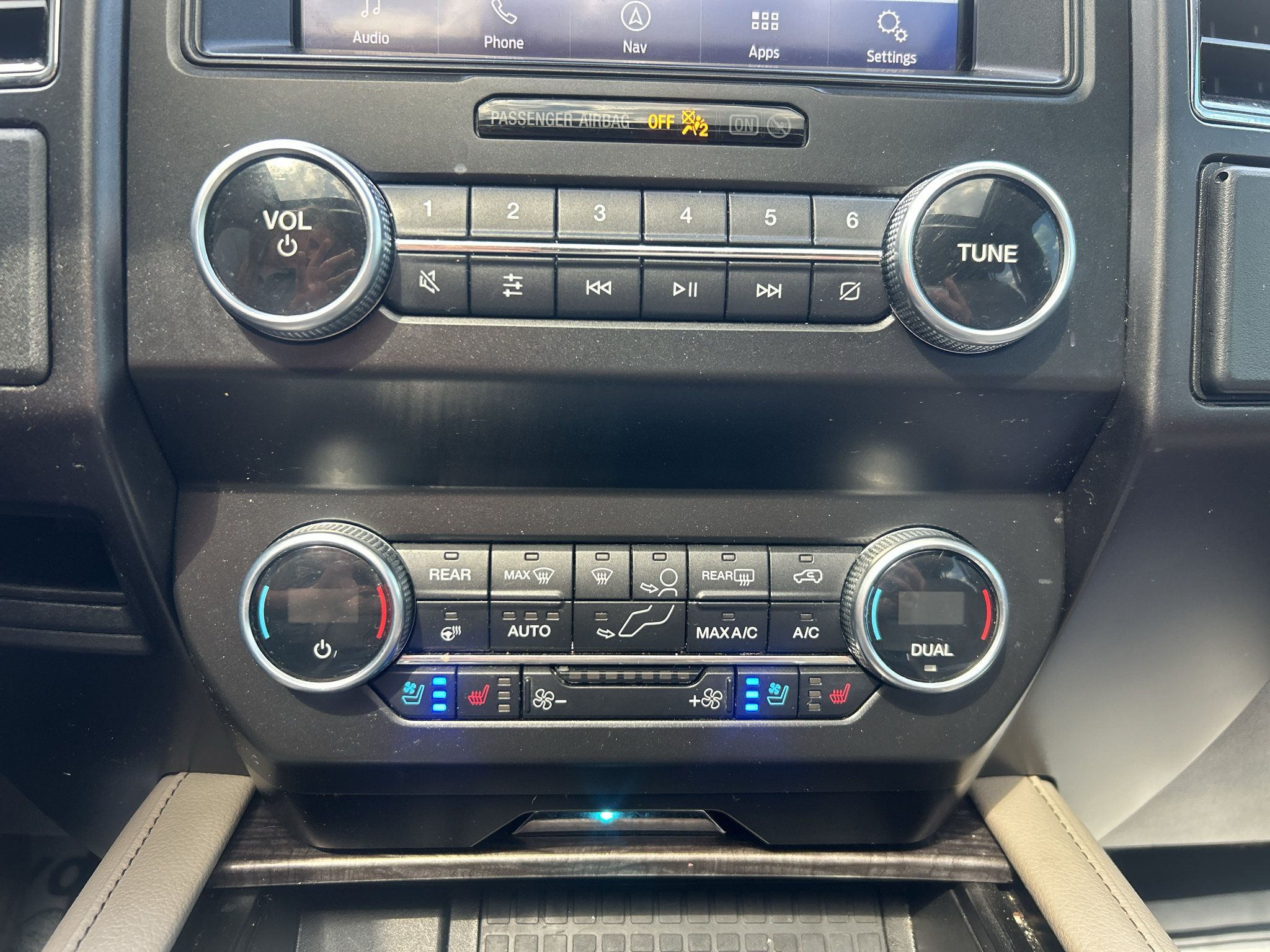 Used 2021 Ford Expedition Limited RWD image 28