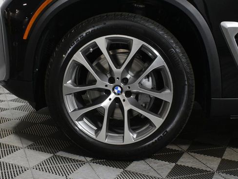 New 2026 BMW X5 xDrive40i w/ Premium Package image 12