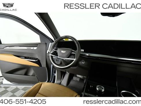 Used 2022 Cadillac Escalade Premium Luxury image 23