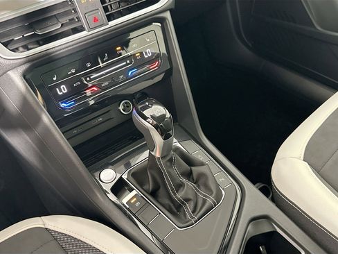 Certified 2025 Volkswagen Taos SE image 13