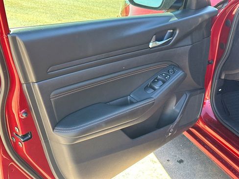 Used 2019 Nissan Altima 2.5 SR w/ SR Premium Package image 10