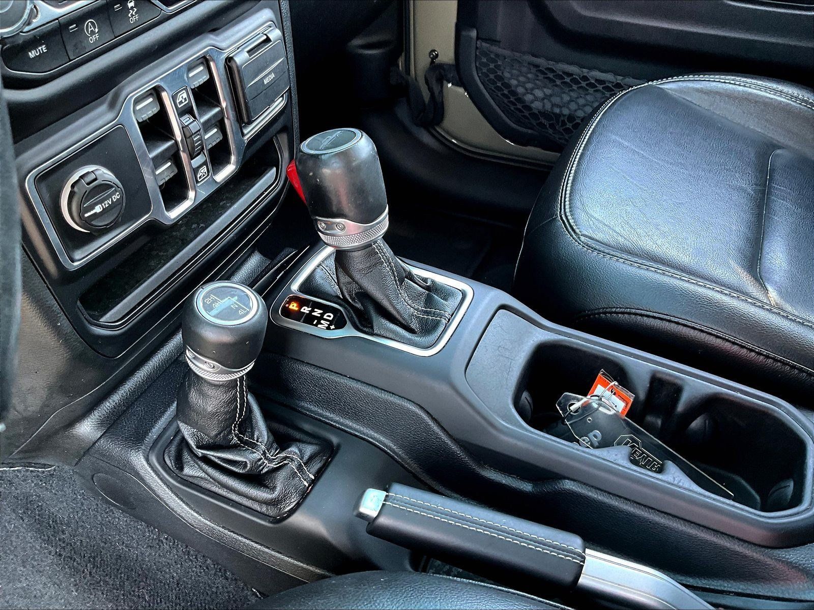 Used 2020 Jeep Gladiator Overland AWD/4WD image 19