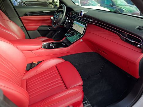 Used 2023 Maserati Grecale Modena image 35