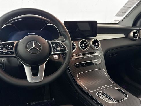 Used 2022 Mercedes-Benz GLC 300 image 32