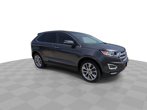Used 2018 Ford Edge Titanium w/ Equipment Group 302A FWD image 2