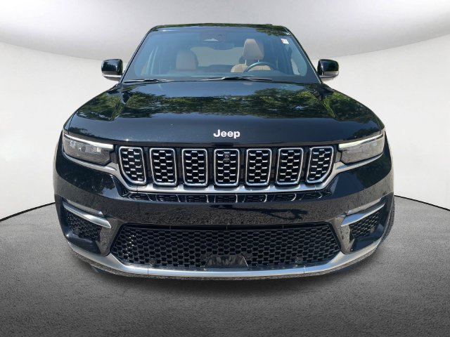 Used 2025 Jeep Grand Cherokee Summit AWD/4WD image 3