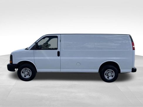 Used 2014 Chevrolet Express 2500 RWD image 9