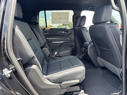 New 2026 Chevrolet Traverse LT w/ Driver Confidence Package AWD/4WD image 12