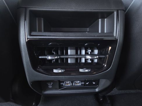 New 2025 Jeep Grand Cherokee Limited w/ Black Appearance Package image 17