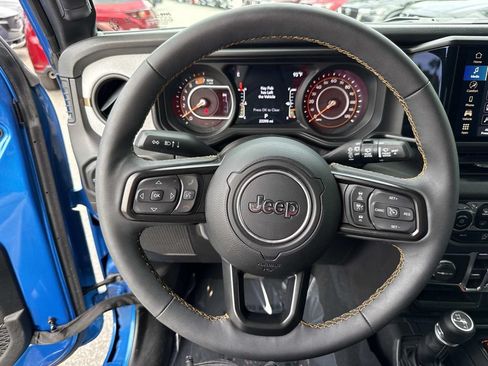 Used 2024 Jeep Wrangler Unlimited Sport AWD/4WD image 41