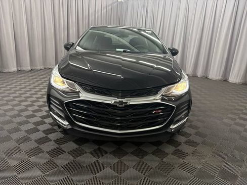 Used 2019 Chevrolet Cruze LT w/ Convenience Package FWD image 2
