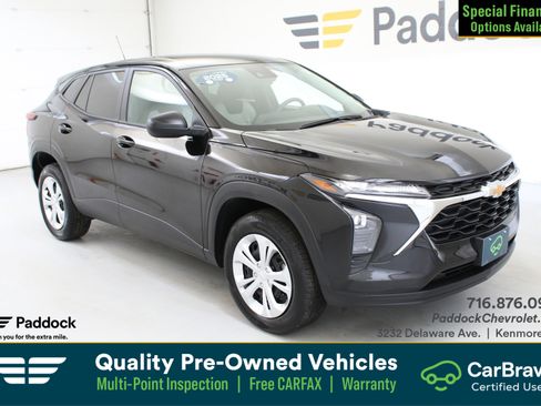 Certified 2025 Chevrolet Trax LS FWD image 1