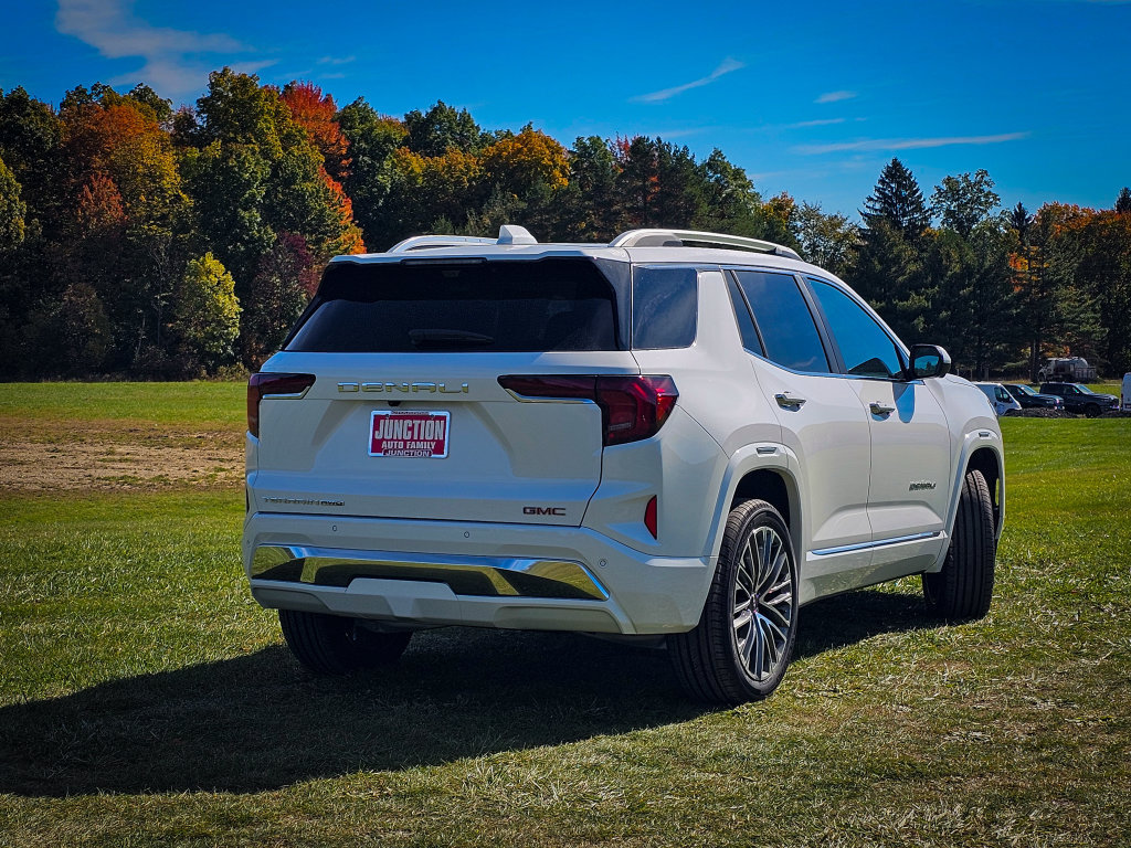 New 2027 GMC Terrain Denali AWD/4WD image 3
