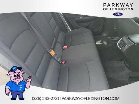 Used 2023 Chevrolet Malibu LT FWD image 31