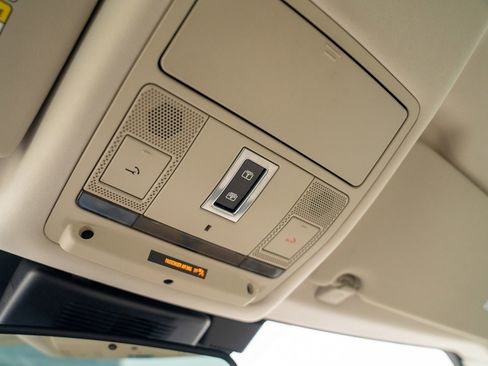 Used 2017 Land Rover Discovery Sport HSE image 20