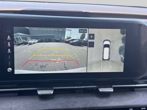 Used 2024 Kia Carnival SX FWD image 27