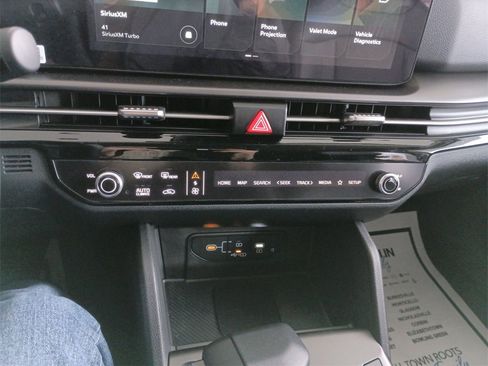 New 2026 Kia Sportage EX w/ EX Panorama Roof Package image 22