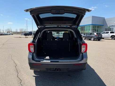 Used 2021 Ford Explorer XLT w/ Class III Trailer Tow Package AWD/4WD image 13