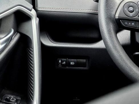 Used 2025 Toyota RAV4 XLE image 16