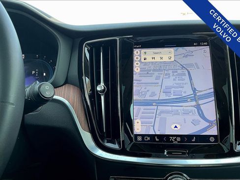 Certified 2024 Volvo V60 B5 Cross Country Plus image 9