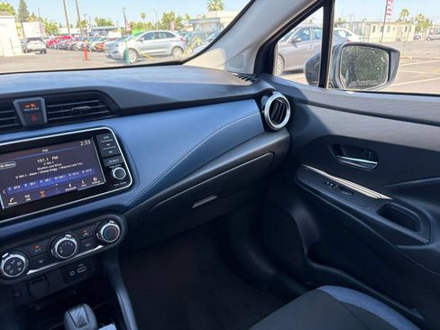 Used 2025 Nissan Versa SV FWD image 33
