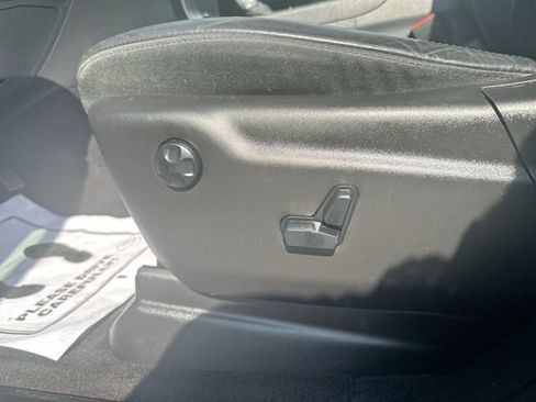 Used 2018 Jeep Grand Cherokee Altitude AWD/4WD image 14