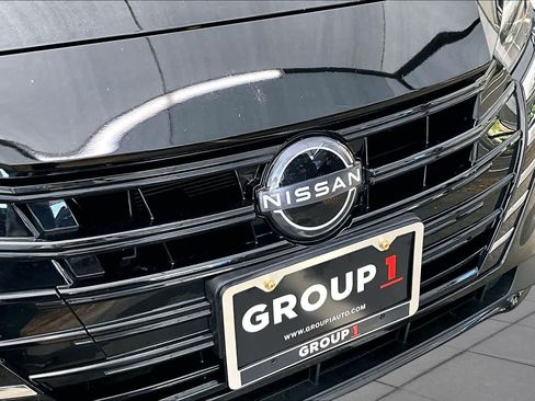 Used 2025 Nissan Versa SV FWD image 30