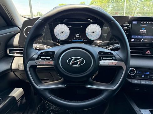 Used 2021 Hyundai Elantra SEL w/ Convenience + Premium Package FWD image 13