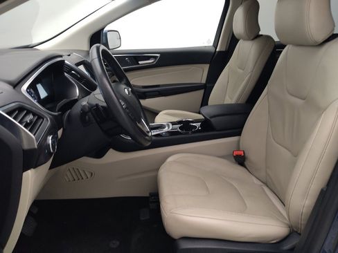 Used 2018 Ford Edge Titanium w/ Technology Package AWD/4WD image 17