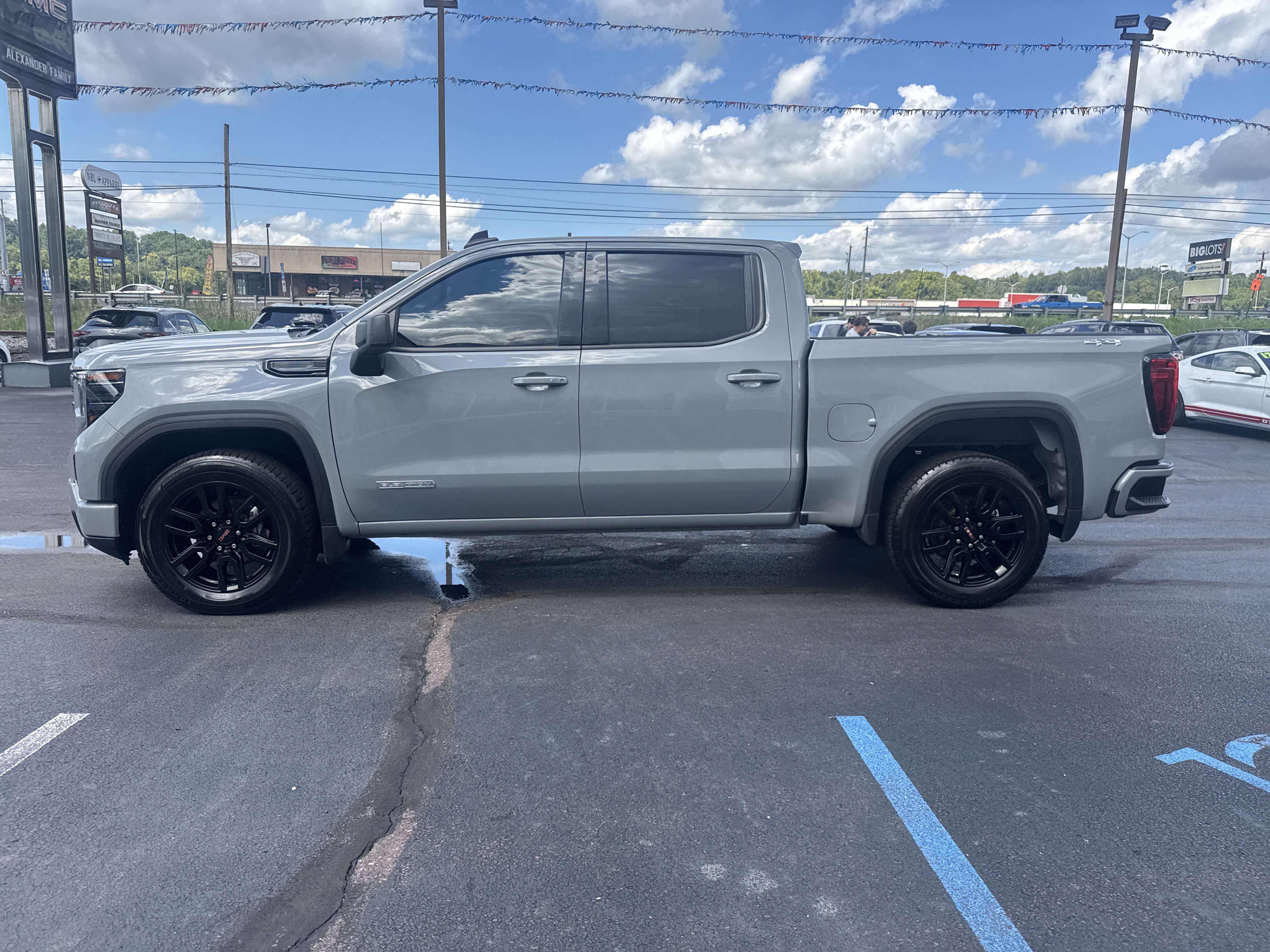 Used 2024 GMC Sierra 1500 Elevation AWD/4WD image 7