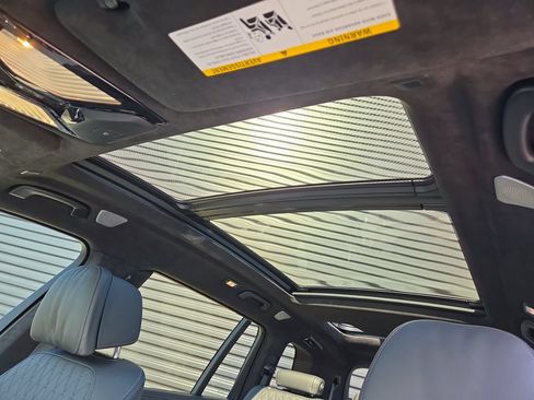 Used 2025 BMW X7 M60i AWD/4WD image 15