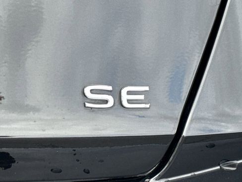 Used 2024 Volkswagen Jetta SE FWD image 11