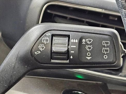 Used 2020 Ford Explorer XLT w/ Equipment Group 202A RWD image 24