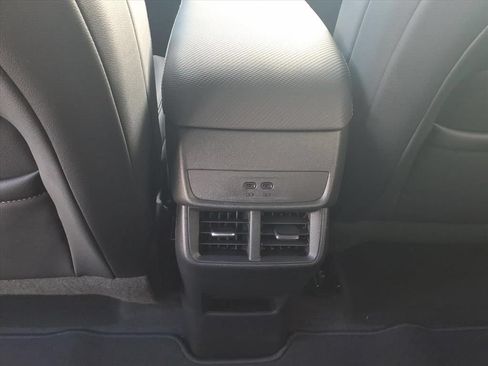 New 2027 Chevrolet Equinox LT w/ Convenience Package II FWD image 18