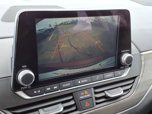 Certified 2024 Nissan Altima 2.5 SV image 19