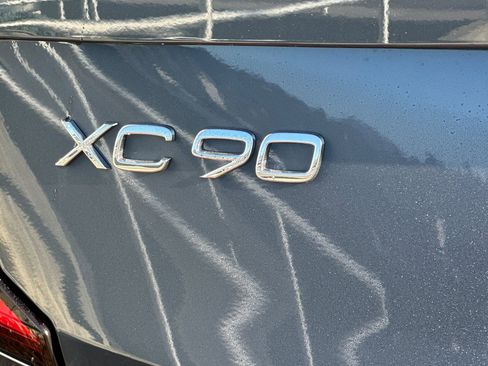 New 2026 Volvo XC90 T8 Plus w/ Protection Package Premier AWD/4WD image 12