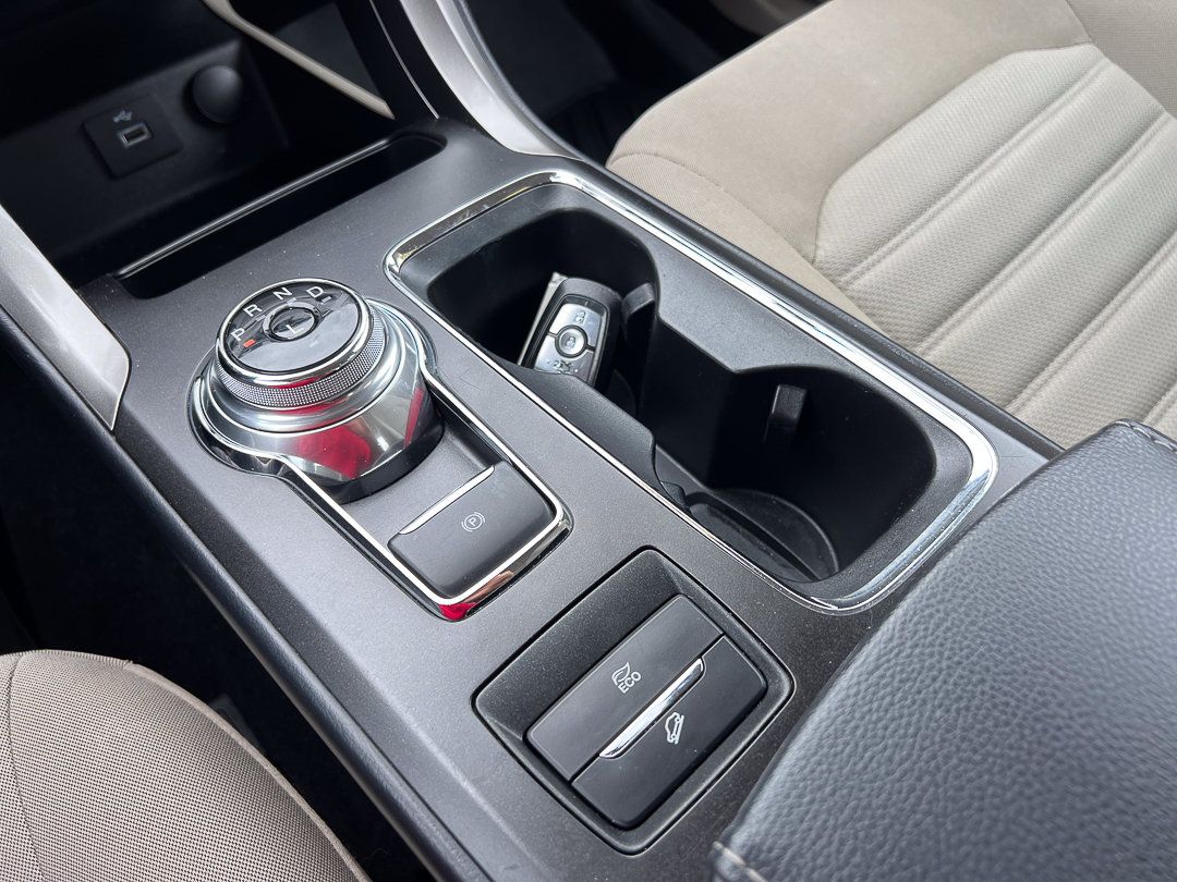 Used 2018 Ford Fusion SE FWD image 22