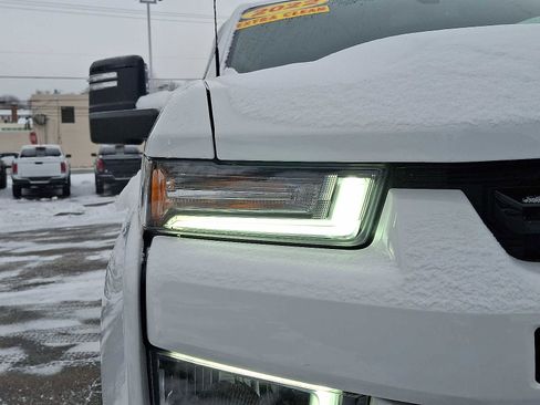 Used 2022 Chevrolet Silverado 2500 LTZ w/ LTZ Plus Package image 9