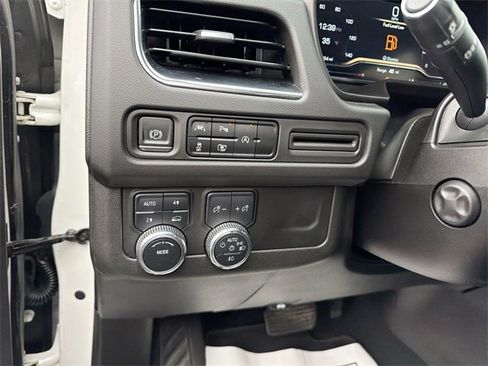 Used 2023 GMC Yukon SLT image 18