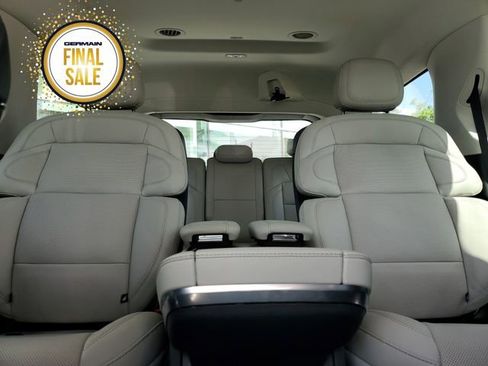 New 2025 Lincoln Navigator Reserve image 28