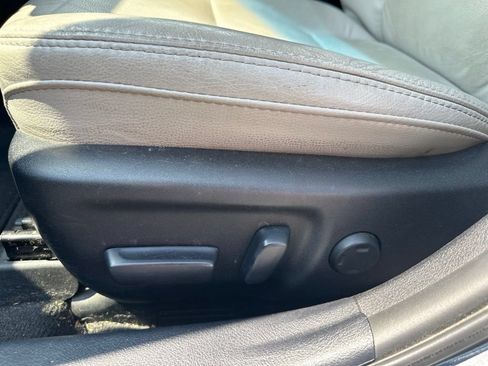 Used 2015 Toyota Avalon XLE Touring FWD image 17