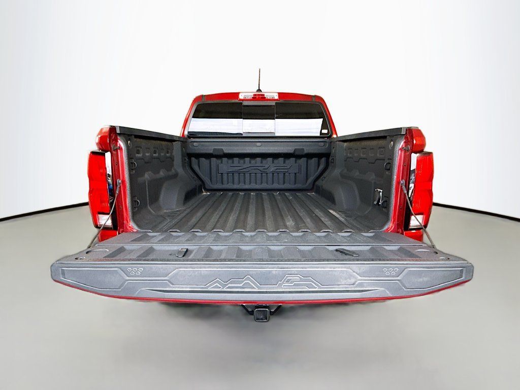 Used 2024 Chevrolet Colorado ZR2 w/ ZR2 Convenience Package III AWD/4WD image 25