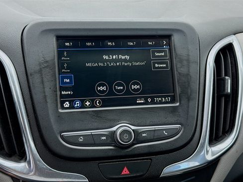 Used 2019 Chevrolet Equinox LS FWD image 11