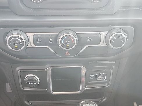 Used 2018 Jeep Wrangler Unlimited Sport AWD/4WD image 5