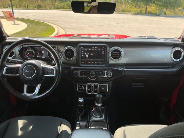 Used 2018 Jeep Wrangler Unlimited Sahara w/ Uconnect 4C Nav & Sound Group AWD/4WD image 22